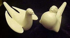 Large pair of ceramic pigeons or dove figurines