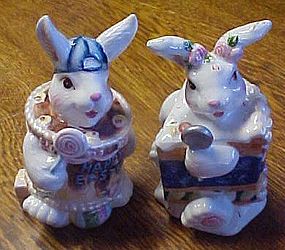 Happy Easter bunny rabbits in a cake s&p shakers