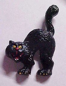 Russ scared Halloween cat pin plastic