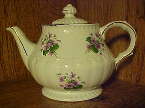 Ellgreave England teapot with violets, Beautiful