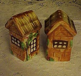 Vintage ceramic thatched cottage salt & pepper shakers