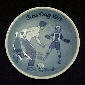 1977 Fars Dag limited Ed delft plate Porsgrunds Norway