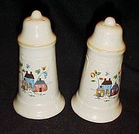 International Heartland salt and pepper shaker