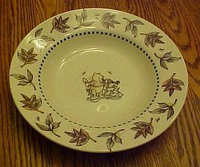 Disney Winnie the Pooh rimmed soup bowl leaves border