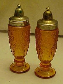 Tiara Indiana amber sandwich glass salt pepper shakers