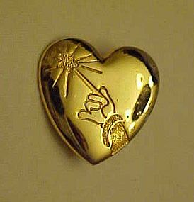 Disney arm and wand gold tone heart pin