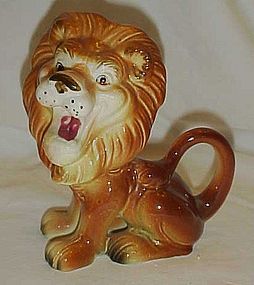 Vintage ceramic roaring lion figurine