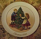 Avon 1982 Keeping the Christmas Memories plate