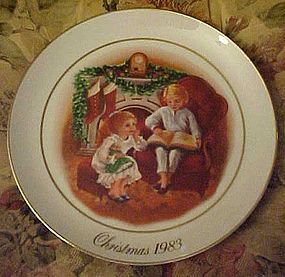 Avon 1983 Enjoying the Night before Christmas plate