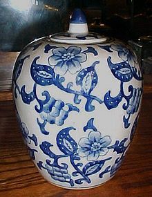 Chinese porcelain blue and white floral ginger jar