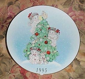 Dreamsicles 1995 Christmas plate The finishing touches