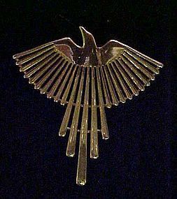 JJ Jonette gold tone soaring bird eagle pin 1988