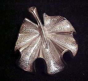 Sarah Coventry  silvertone water lily pad pin