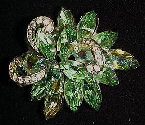 Vintage Weiss peridot green brooch pin