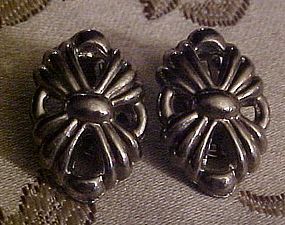 Vintage Ballou silver clip earrings