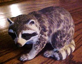 Large Lefton Raccoon figurine KW6970 hard to find