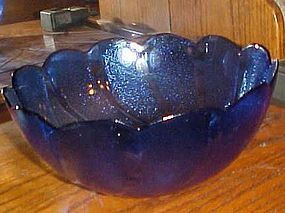 Large Arcoroc France cobalt blue swirled salad bowl 10 1/2"