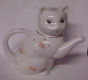 Porcelain kitty cat teapot 5 1/2" tall