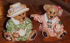 Boyds Bears Bearware pottery salt and pepper shakers tea time