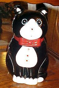 Black and whiite tuxedo kitty cat cookie jar