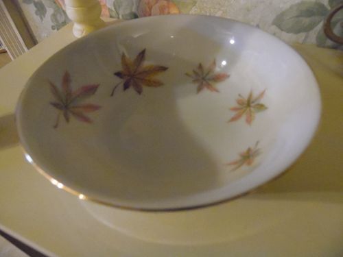Royal Ming China coup cereal bowl 5 3/4" leaves pattern