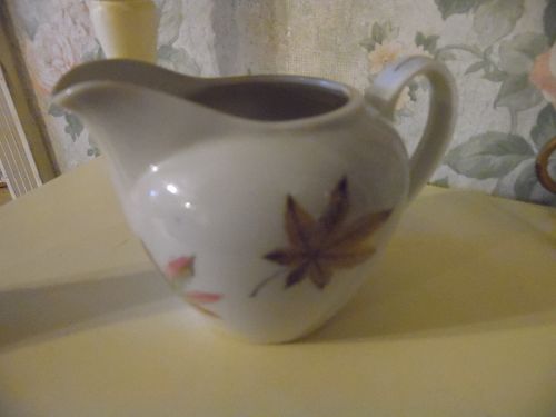 Royal Ming China creamer leaves pattern