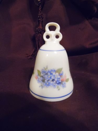 Jaeger - Bavaria, Germany Porcelain Bell