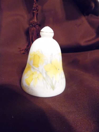 Bell Collectors porcelain Daffodils bell by Lilien porzelian Austria