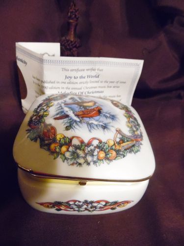 Melodies of Christmas porcelain Music Box plays Joy to the world