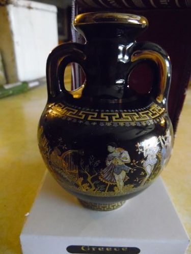 Greecian ceramic souvenir vase with lots of gold. Original box