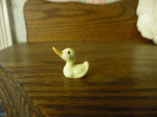 Hagen Renaker baby duck figurine #219