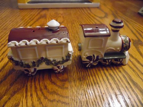 Christmas choo choo train salt and pepper shakers