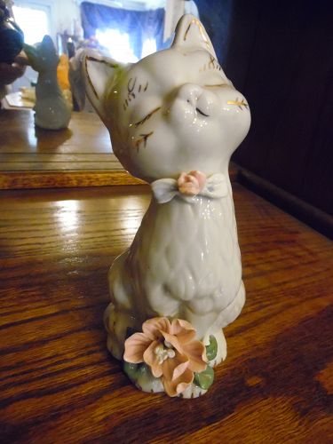 Porcelain kitty cat with flower figurine and gold trim