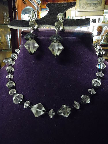 Vintage Laguna crystal beads necklace and clip earrings