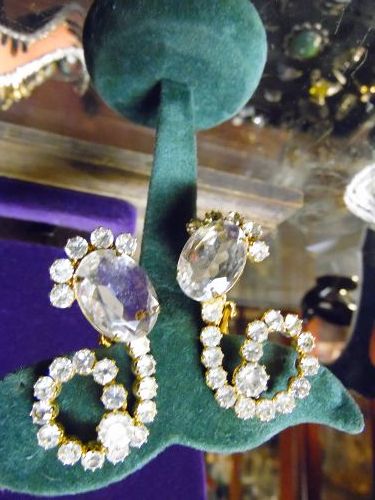 Vintage 3-d large rhinestone earrings clip backings