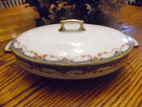 Lovely old Union T Czechoslovakia  covered oval vegetable server PUN31