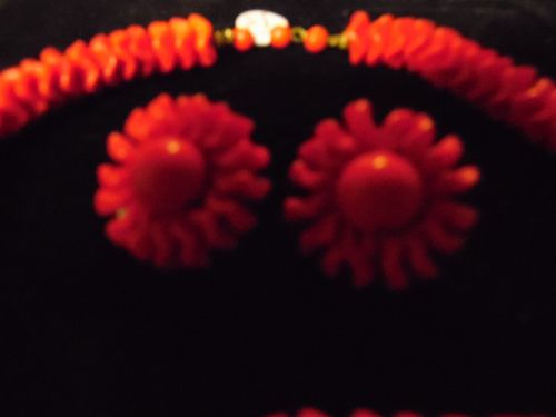 Vintage red class beads choker with clip earrings Germany