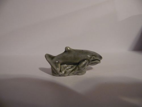 Wade Red Rose whimsies grey whale miniature figurine