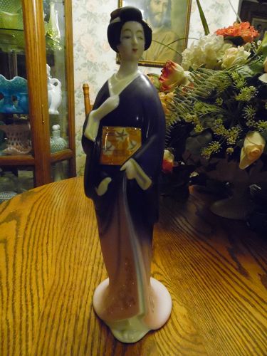 Antique Seyei fine Porcelain JAPAN Geisha woman hand painted decanter