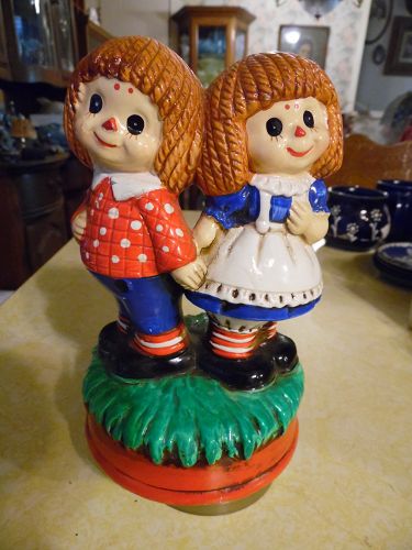 Vintage Raggedy Ann and Andy rotating musical figurine