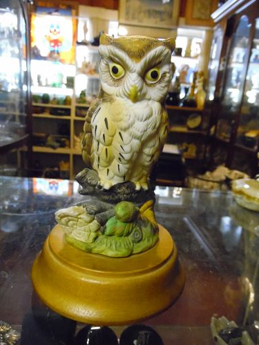 1984 Jonathon Byron Musical OWL Figurine Arnart