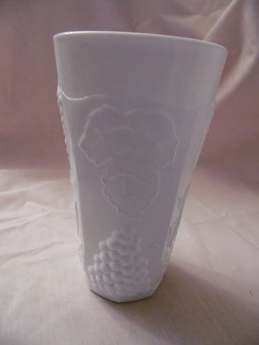 Indiana Colony Harvest grapes Milk Glass Tumblers Tall 10 ounce