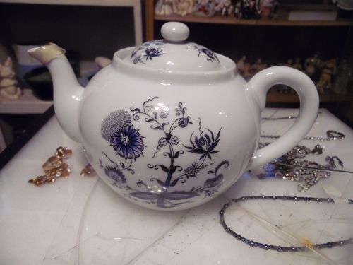 House of Prill blue onion porcelain teapot
