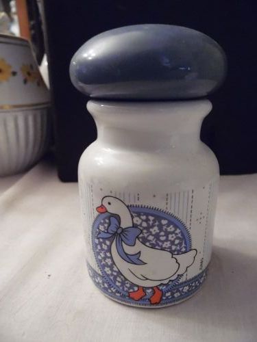 B & D blue ribbon calico goose spice jar