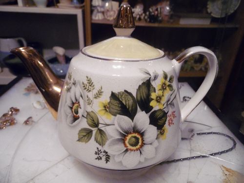 Gibson's Staffordshire England lustre teapot Apple Blossoms