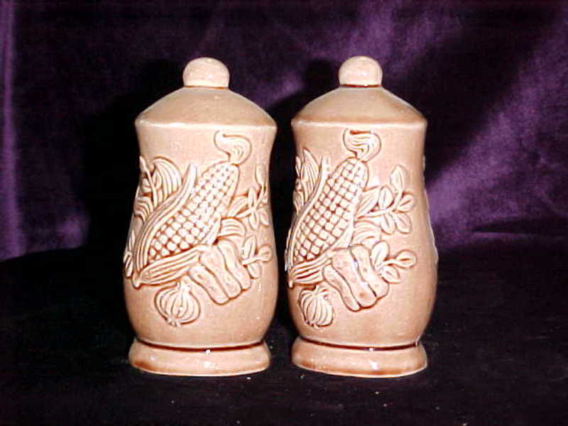 Vegetable decorated shakers