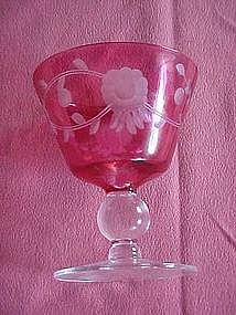 Glastonbury Lotus cranberry 553-3, champagne sherbet