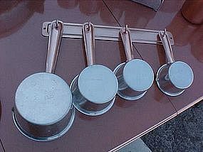 Retro aluminum and copper tone measuring cup set