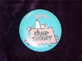 Camp Snoopy, pin back button