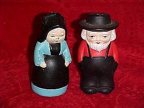 Old Amish couple salt and pepper shaker set
